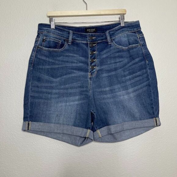 Judy Blue Shorts 3XL Button Fly Jean 6.5" Denim Bermuda Medium Wash Roll-Up - Picture 1 of 12